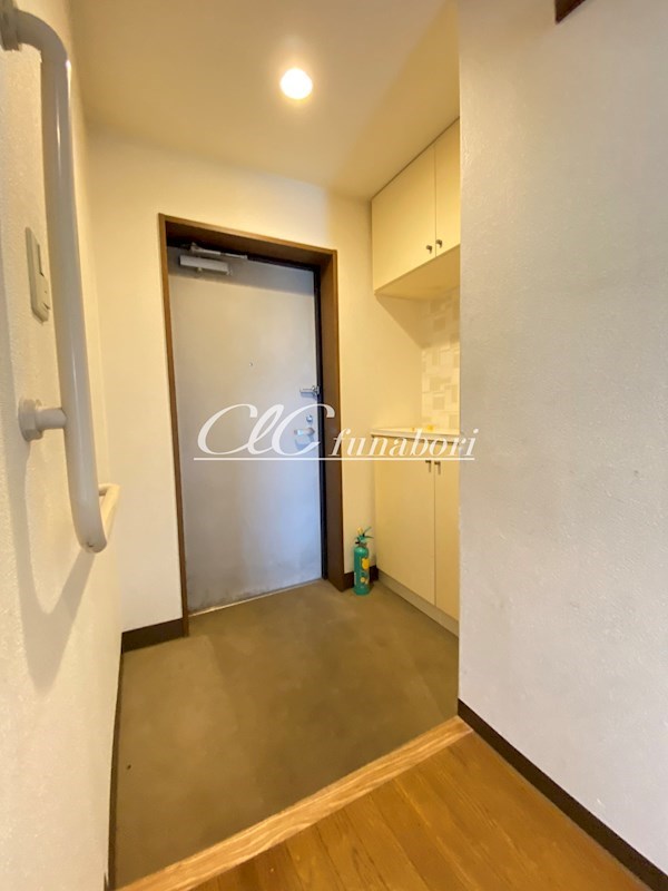 キャリーハイツFUNAKIⅡ 玄関