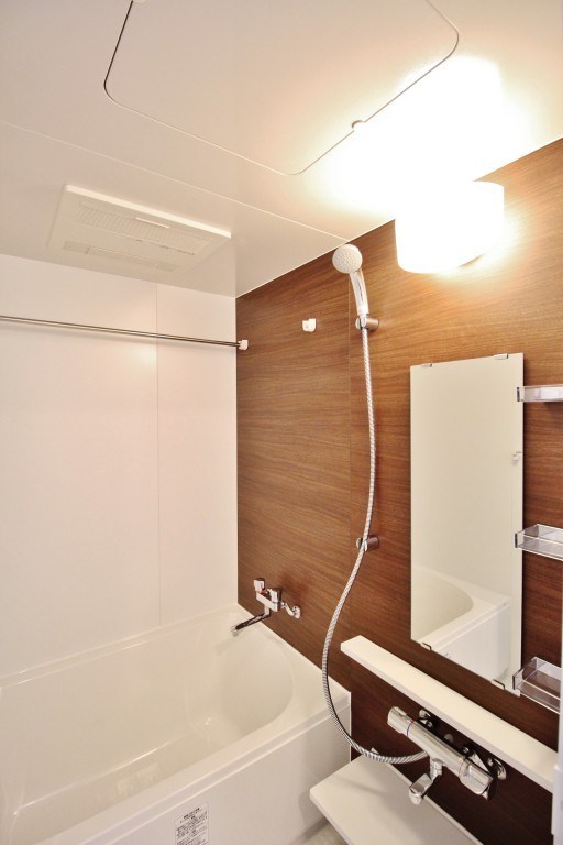 Toile blanche   風呂画像