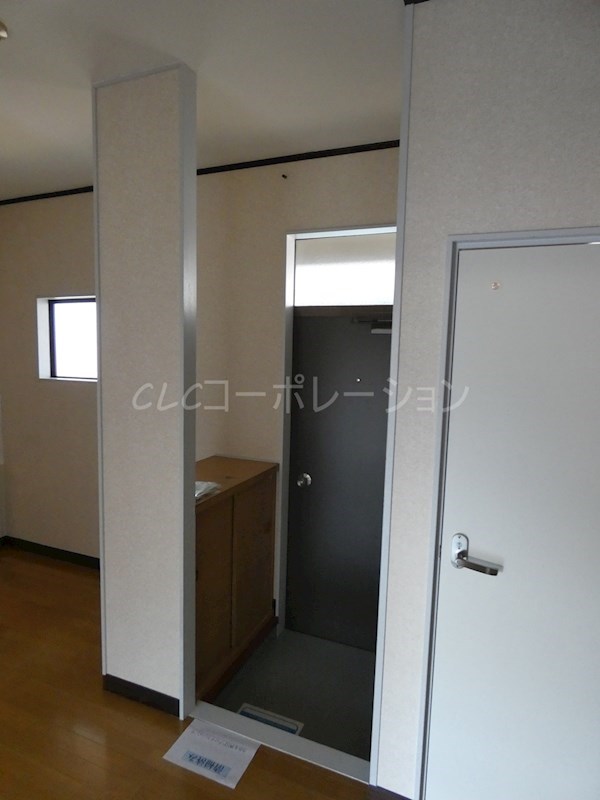 銀英ハイツ 玄関