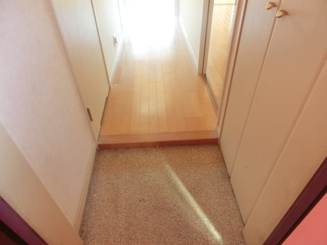 アンティニティ　アヤセ 玄関