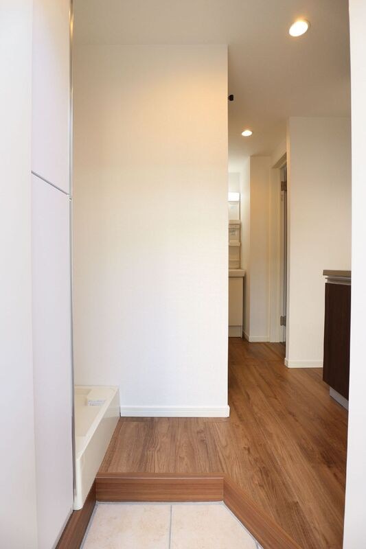 パインクレイン北千住 玄関