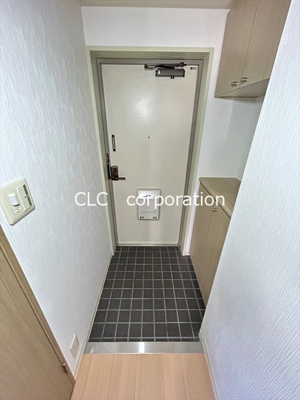 第2ロイヤルシラコ 玄関