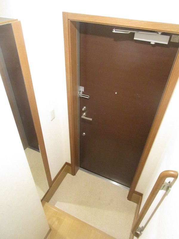 プレジオモリタ 玄関