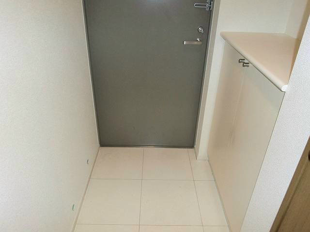 アゼリアヒルハイツ 玄関