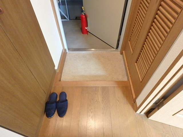 村山ビル 玄関