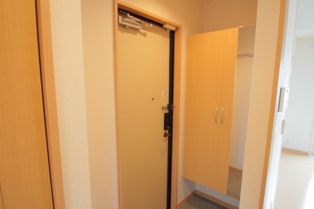 フィオーレ六月 玄関