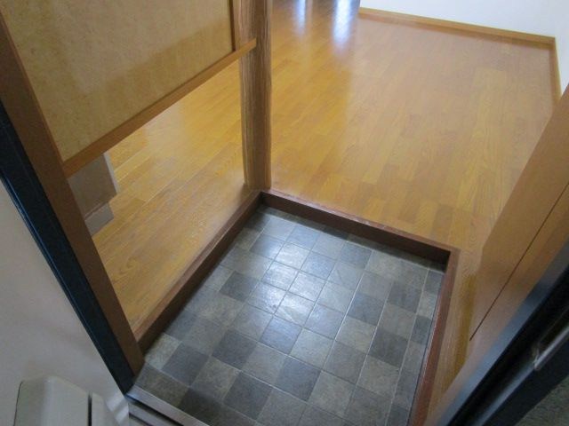 ブルーウッド保塚 玄関