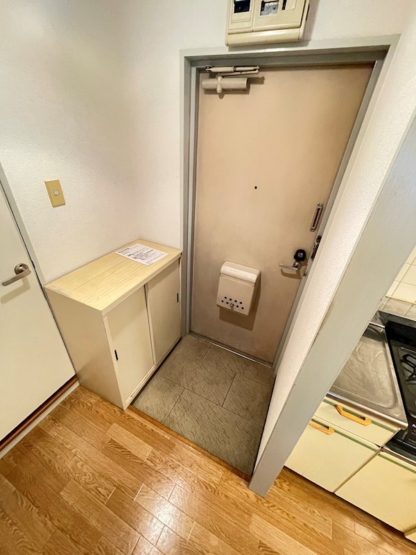 カーササカイ 玄関