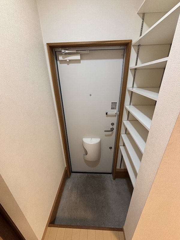 菅原貸家 玄関