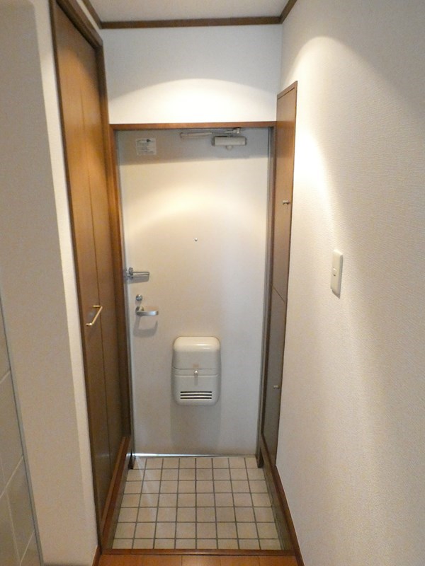 ソレイユフローラ２番館 玄関