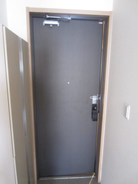 アルーエム千田  玄関