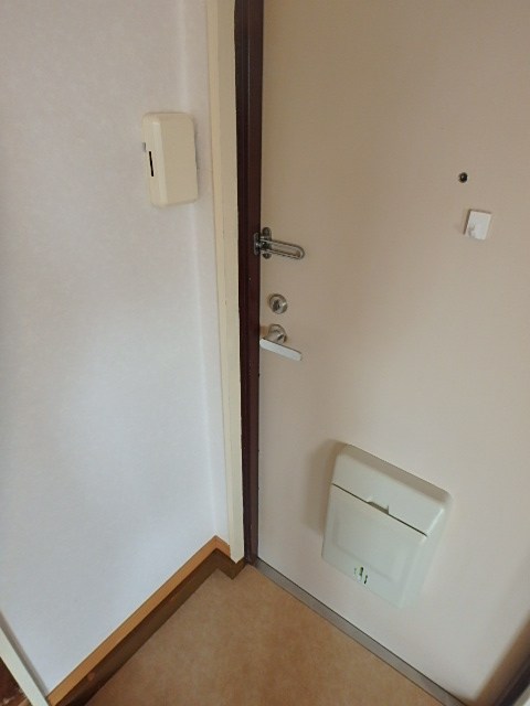 協栄ビル 玄関