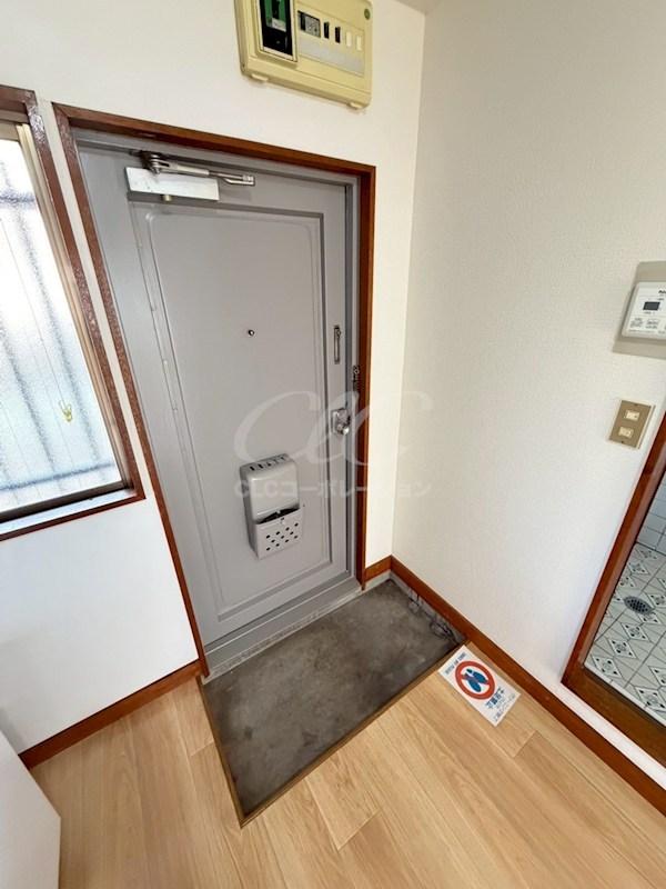 岡谷マンション 玄関