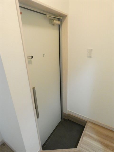 プラセル平井 玄関