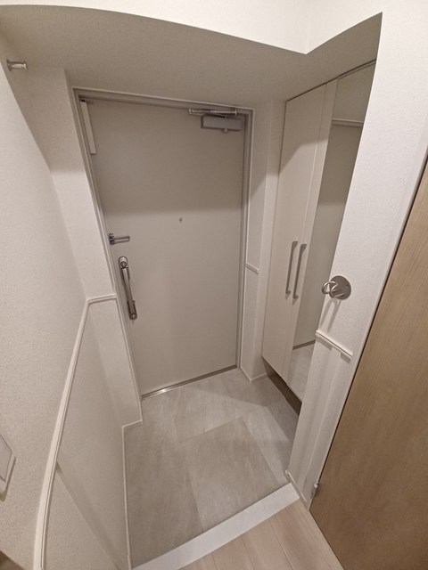 スアヴィス三ノ輪 玄関