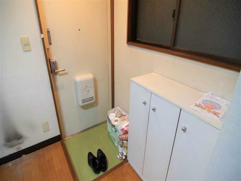 第六ホクシンビル  玄関