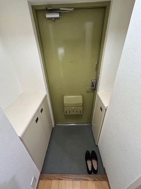 ガーデン欣志ビル 玄関