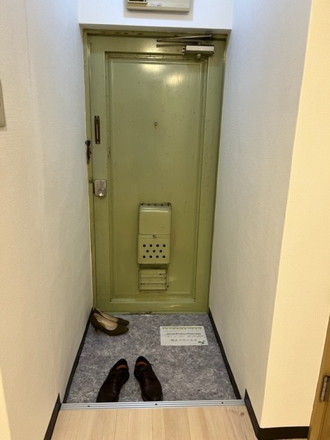 中屋ビル 玄関