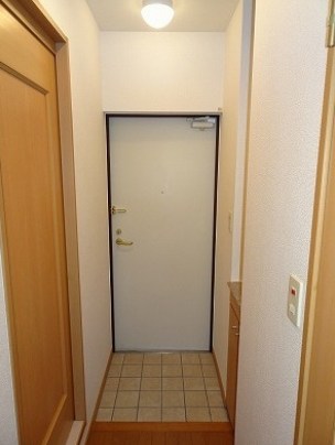 アンジュアルモニー 玄関