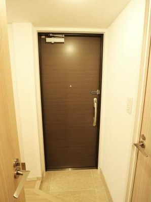 コートラクリア人形町   玄関