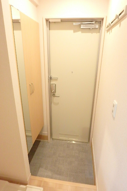 ソルテール六町 玄関