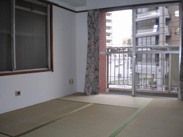 秋庭ビル ベッドルーム