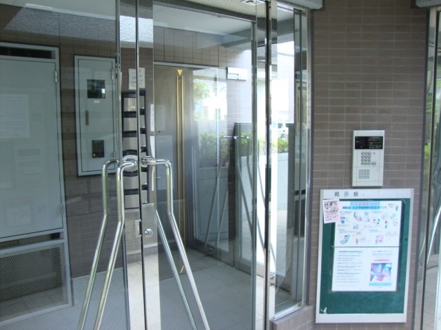 プラムエヌティー 玄関