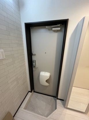 アネーロ北千住 玄関