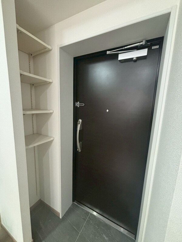 ラターシュ町屋 玄関