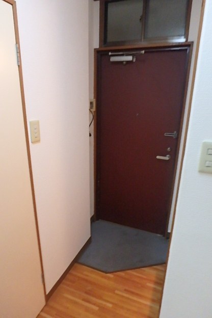 第一アサヒハイツ 玄関