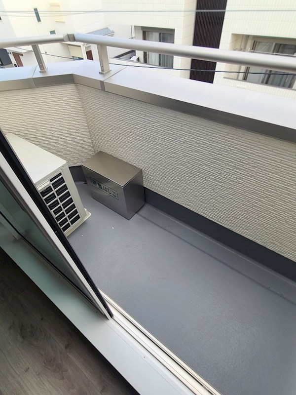 アッセンブル六町 ベランダ