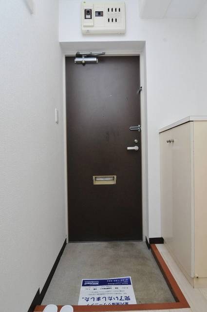 メゾンゴセキ 玄関