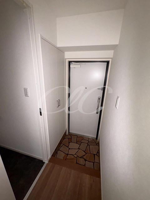 クイーンパレス浅伊 玄関