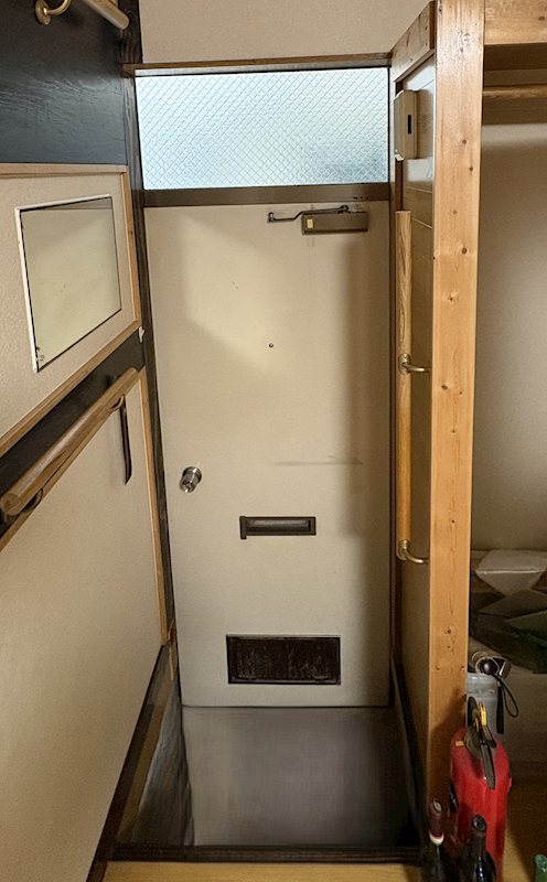 小林荘 玄関