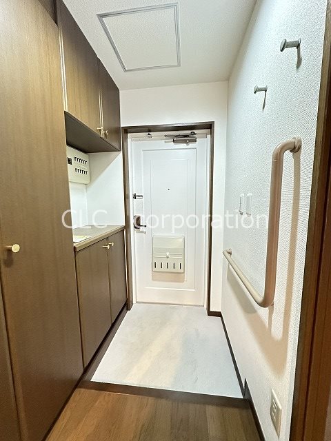 ウエストパーク山貞 玄関