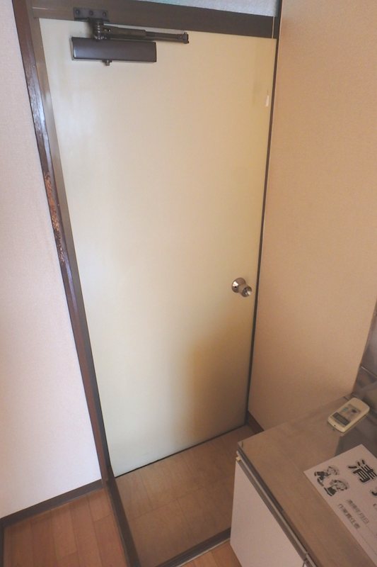 ハイツトビサン 玄関