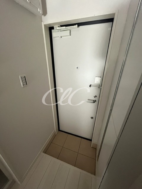 ティブ 玄関