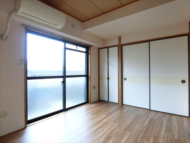 横山ビル ベッドルーム