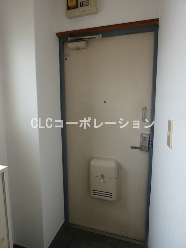 パール街路樹 玄関