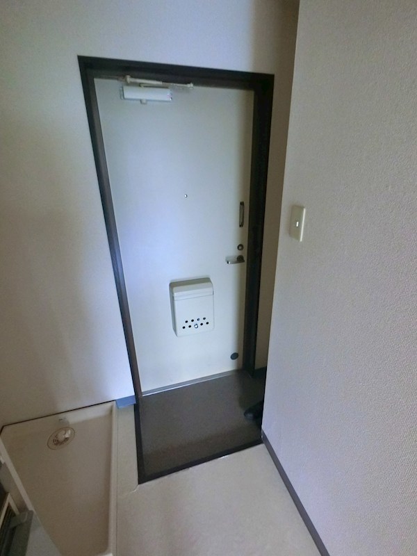 石川ハイツ 玄関