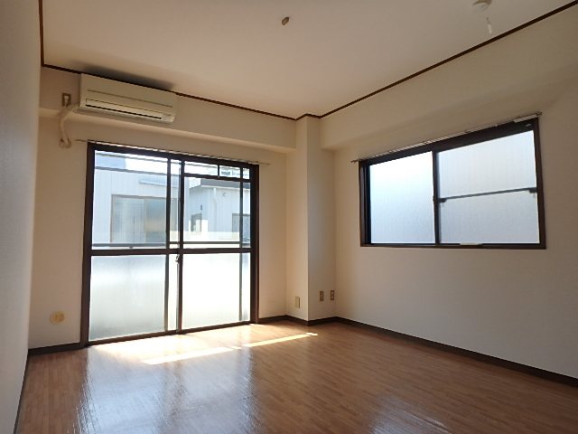 北田ビル ベッドルーム