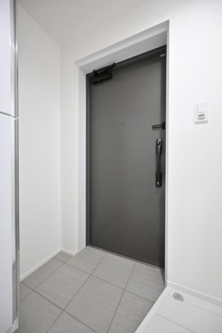 Ｔｈｅ　Ｒｅｓｉｄｅｎｃｅ　Ｎｉｈｏｎｂａｓｈｉ 玄関