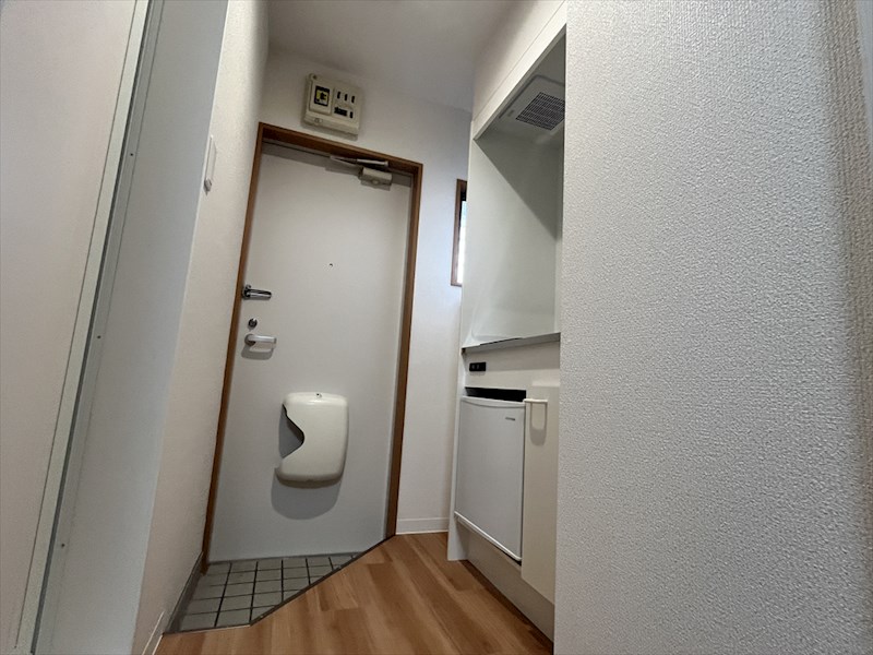 フラット根津2 玄関