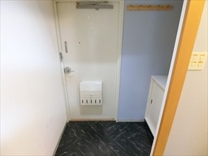 リレント西日暮里 玄関