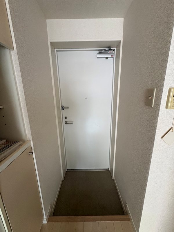 FLAT ONE  玄関