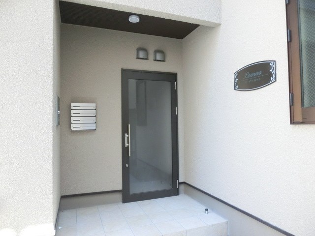 LEESAS西小岩 玄関