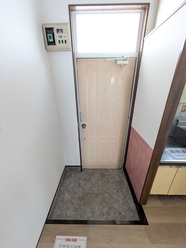 第二ハイツ芳兵衛 玄関
