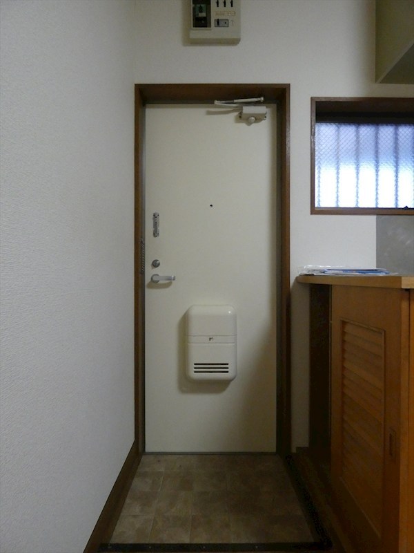ハイツ佐治 玄関