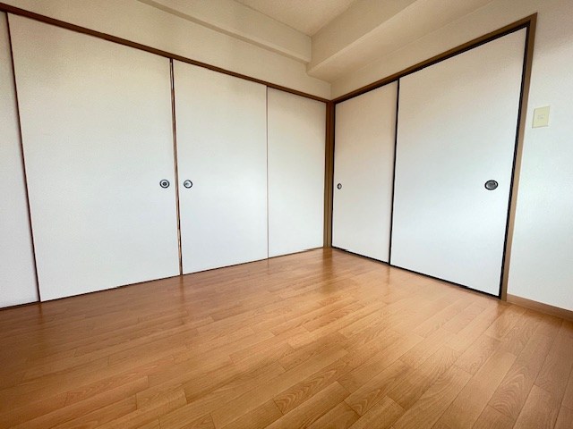 エメラルドマンション ベッドルーム