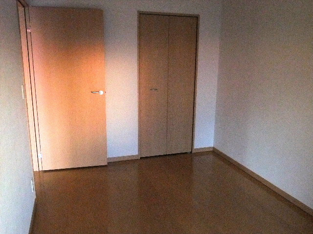 ロイヤルＫＪ  ベッドルーム
